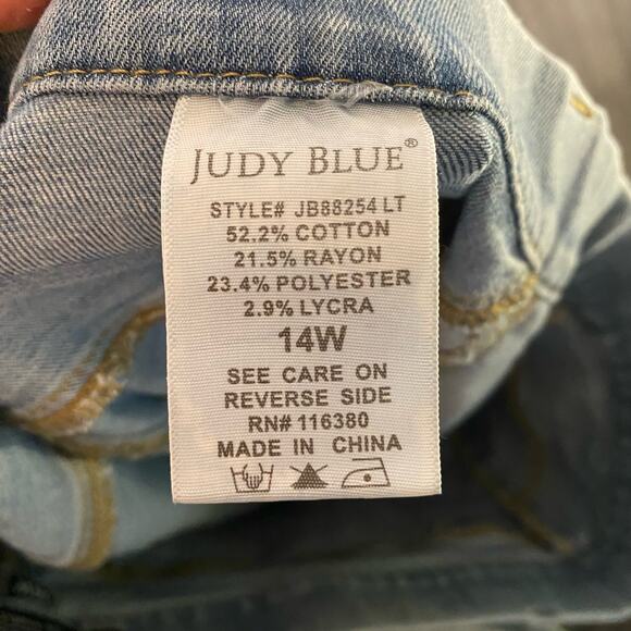 Judy Blue Women's size 14W Skinny Fit Light Wash Jegging Jeans Stretchy Pull-On - Picture 6 of 6